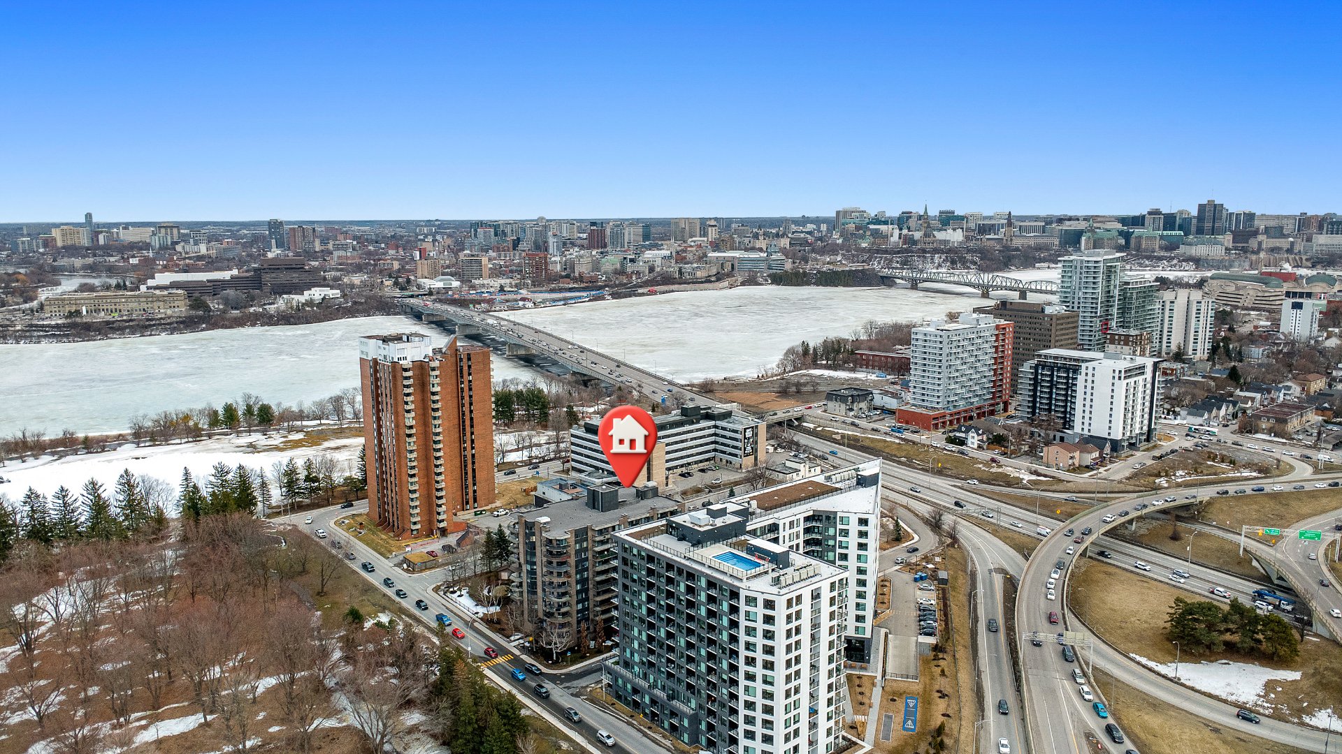 #1008 - 50 Rue Dussault