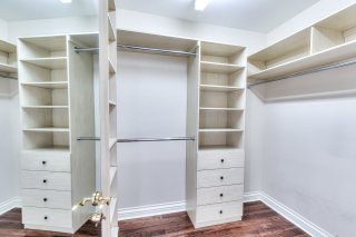 Walk-in closet