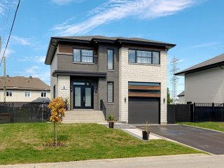 8 Rue Léon-Giroux