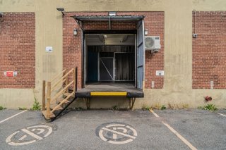 Shipping (door/dock)