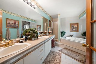 Ensuite bathroom
