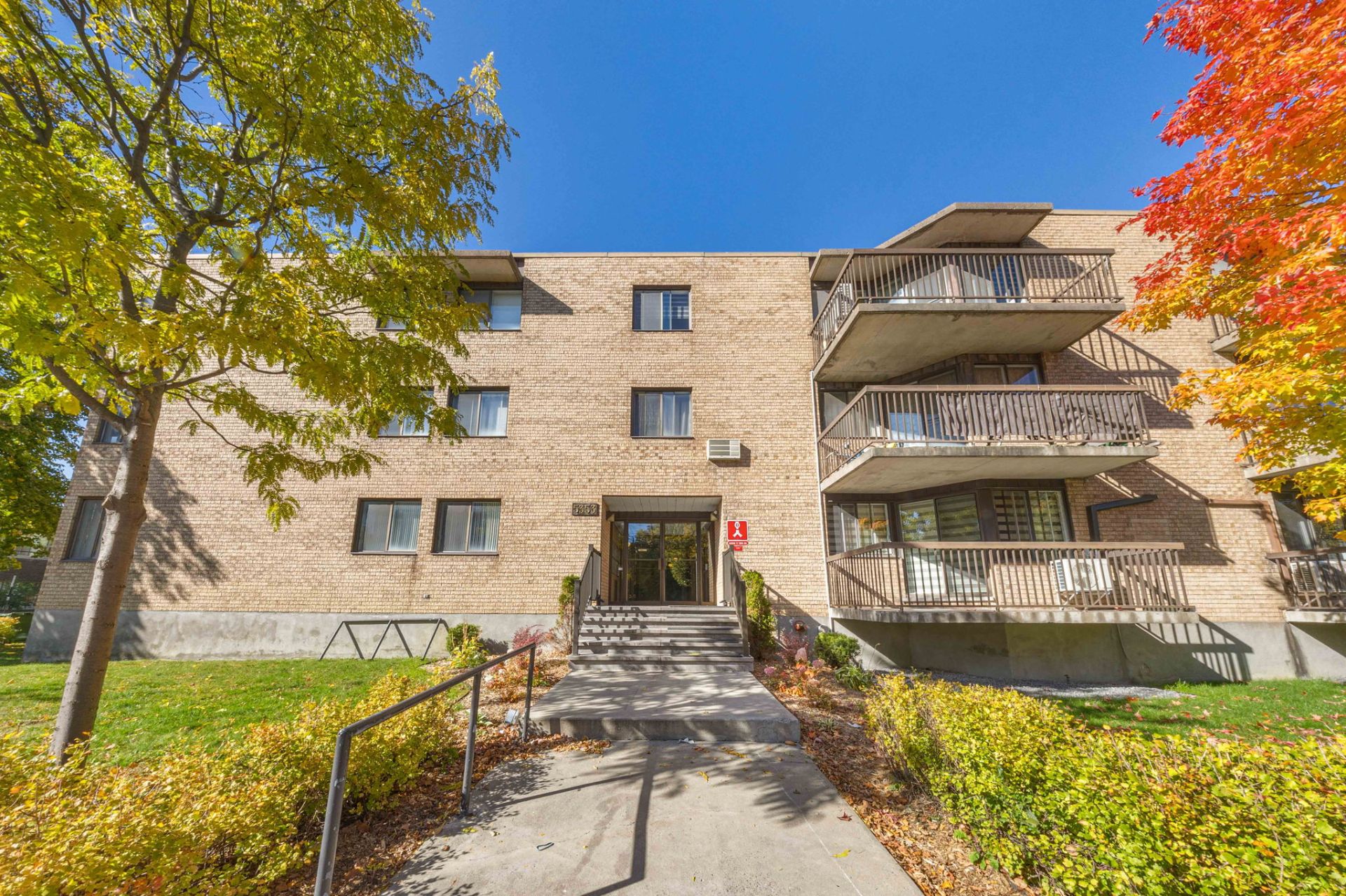 #303 - 5353 Rue Dudemaine