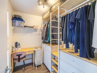 Walk-in closet
