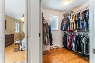 Walk-in closet