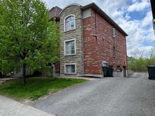 12440 Rue Trefflé-Berthiaume