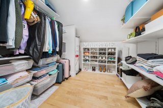 Walk-in closet