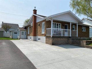 339 Rue Collin