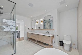 Salle de bains attenante à la CCP