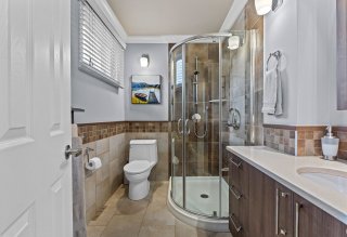 Ensuite bathroom