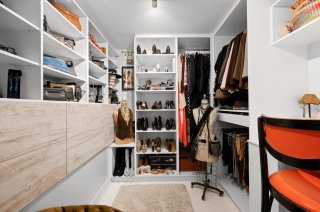 Walk-in closet