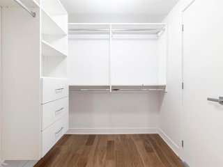 Walk-in closet