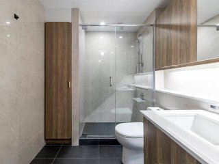 Ensuite bathroom