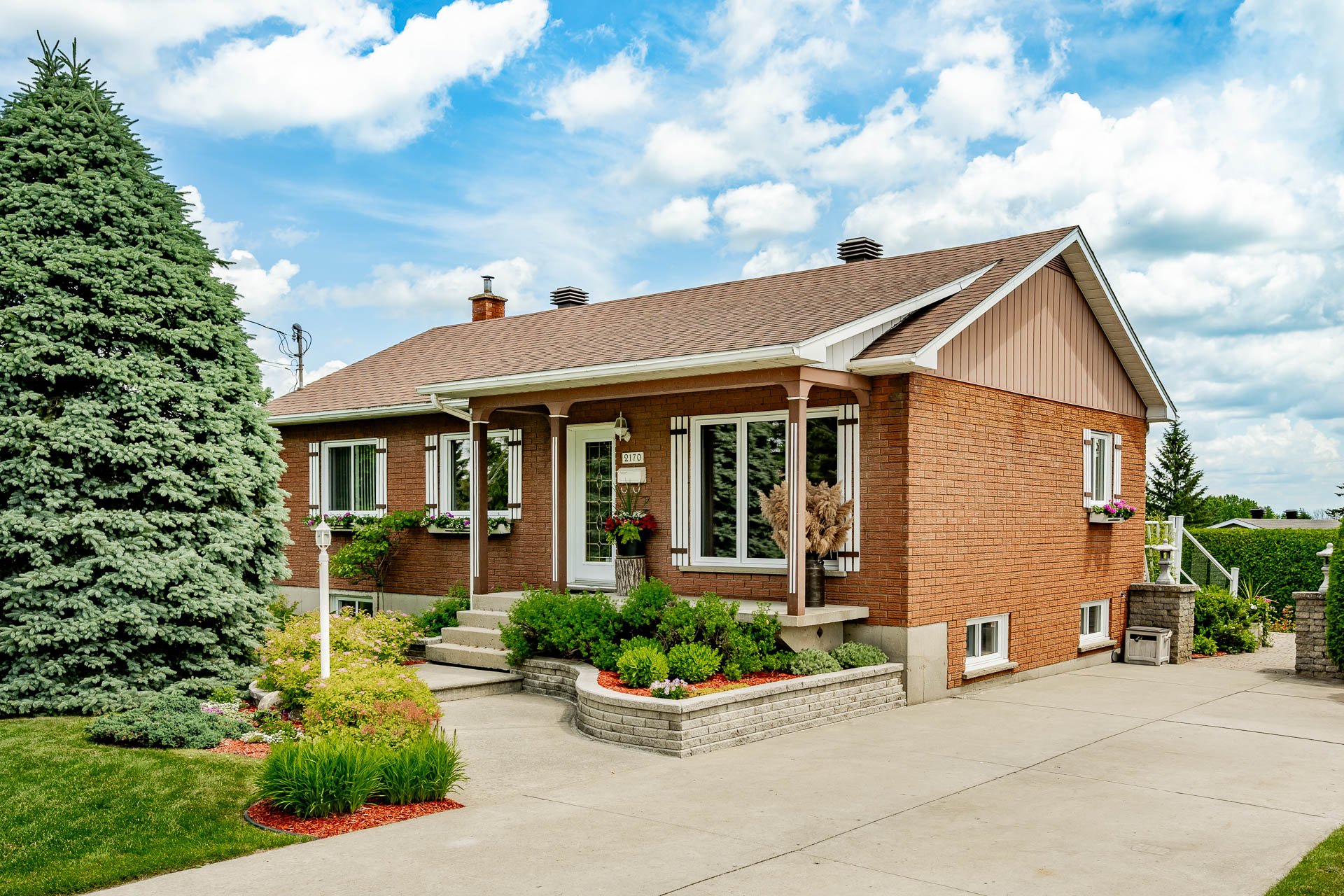 2170 Rue Belvédère S.