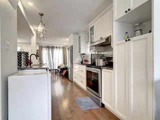 4654 Rue Lake