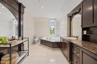 Salle de bains attenante à la CCP