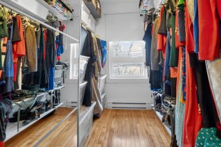 Walk-in closet