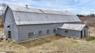 Barn