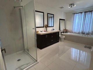 Ensuite bathroom