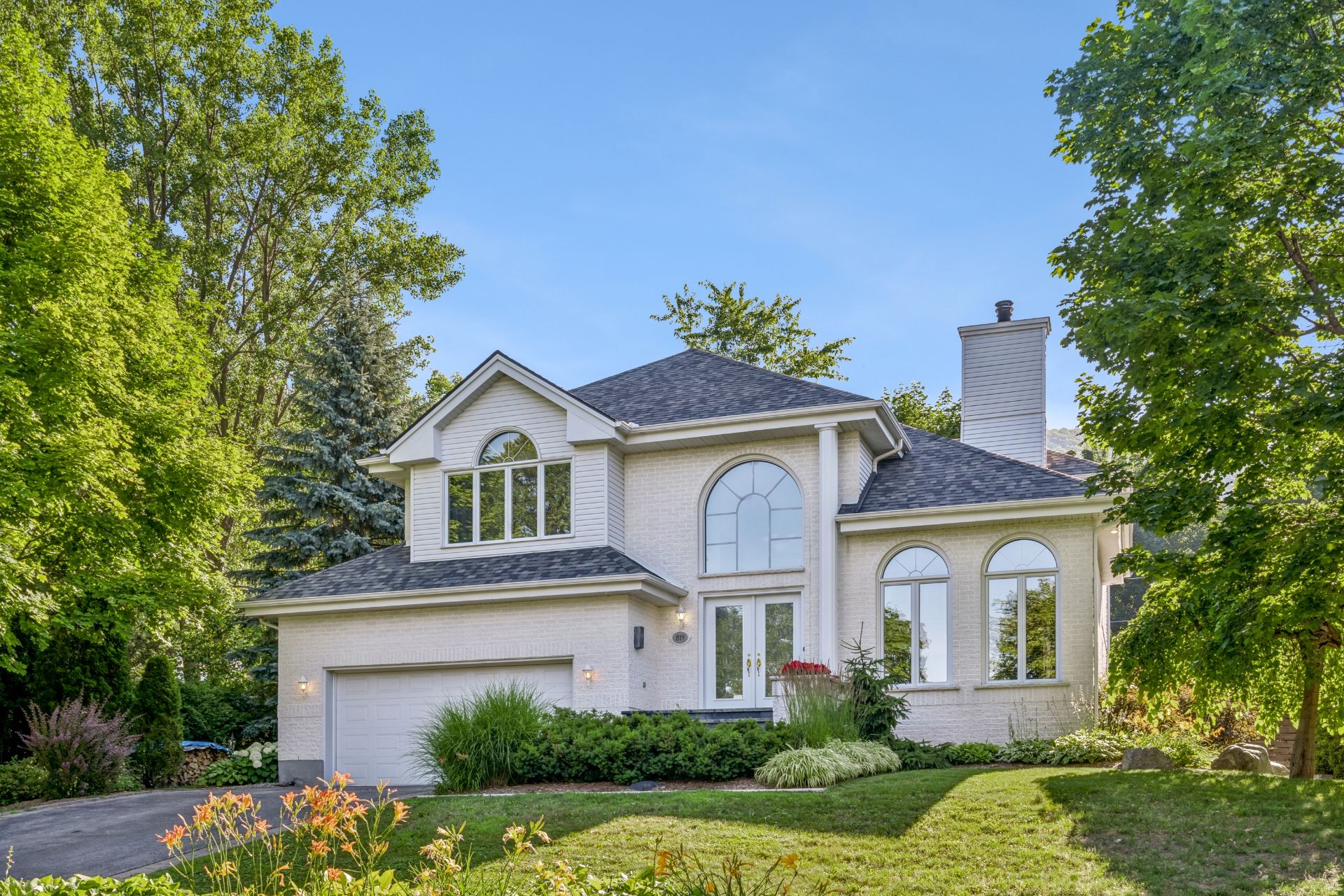 819 Rue Paul-Émile-Borduas