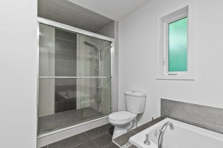 Salle de bains attenante à la CCP