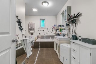 Salle de bains attenante à la CCP