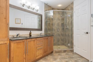 Ensuite bathroom