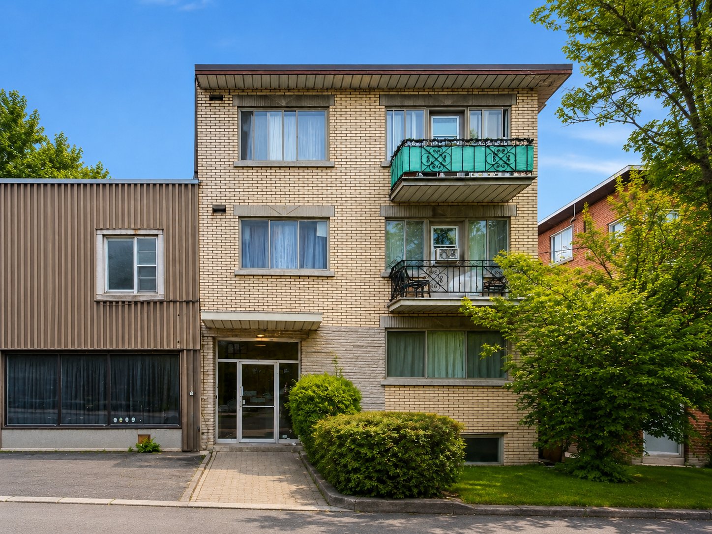5326 Place Newman