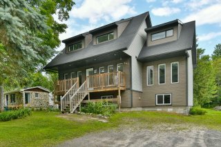 987 Rue St-Laurent