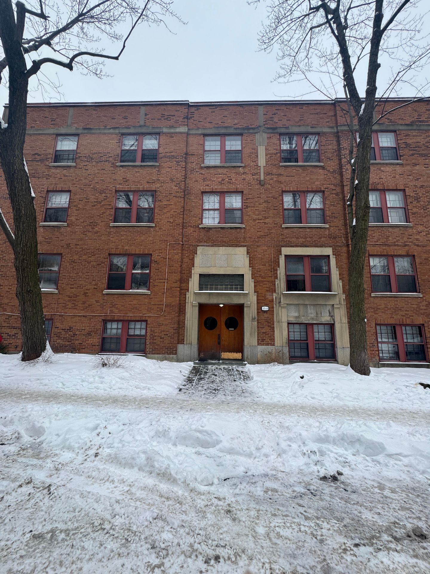 #14 - 5540 Av. Woodbury