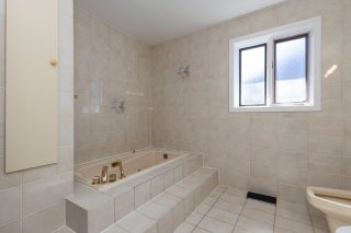 Ensuite bathroom