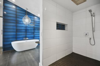 Salle de bains attenante à la CCP