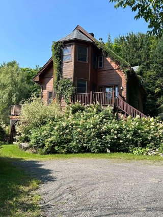 1151 Ch. de Ste-Anne-des-Lacs