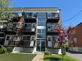 889 Rue Dollard
