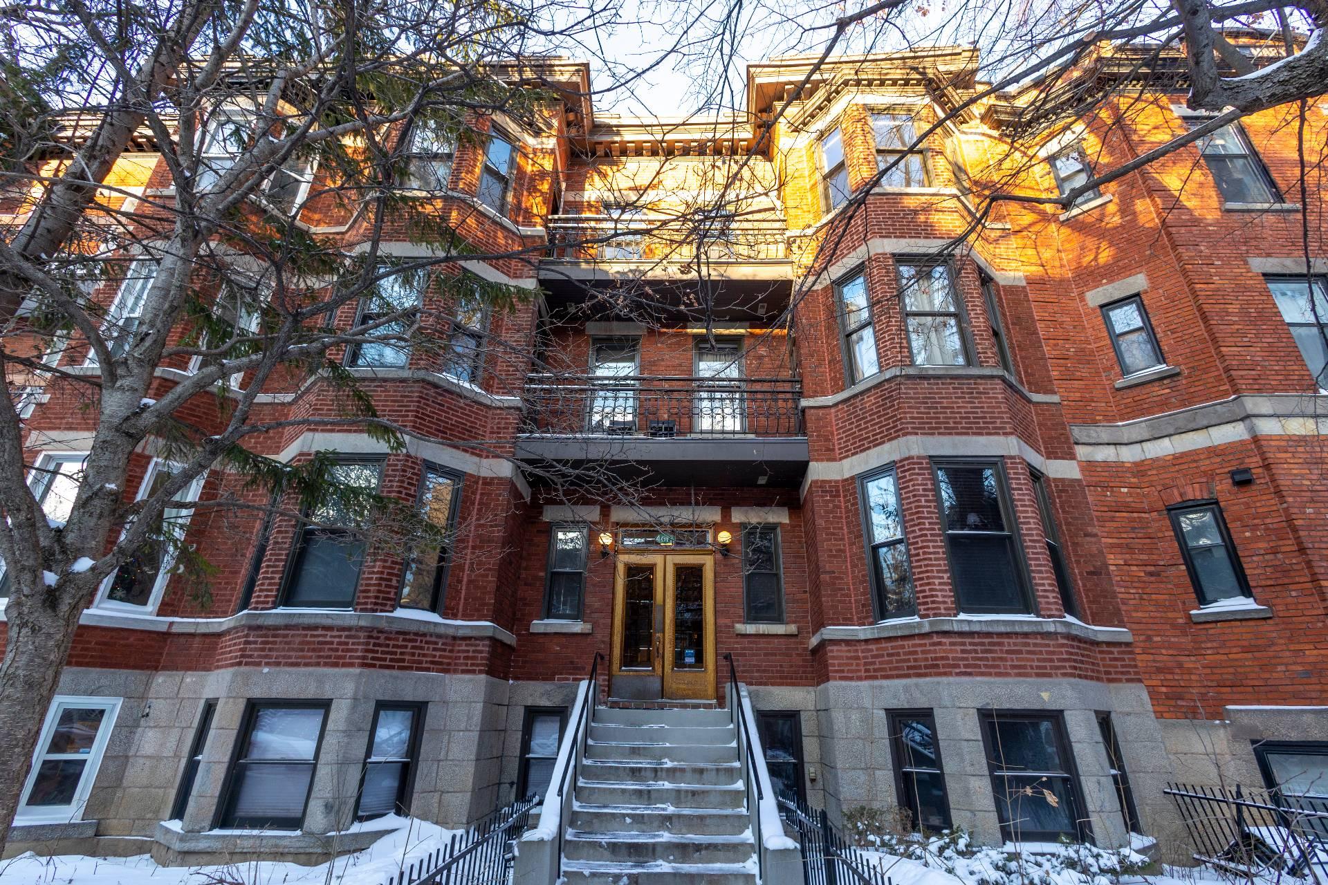 #3 - 4617 Rue Hutchison