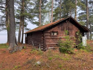 6215 Ch. Crescent Lodge