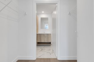Walk-in closet
