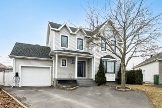 323 Rue Théodore-Robitaille
