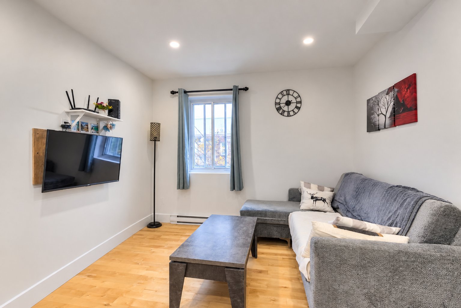 #2 - 5506 Av. Bourbonnière