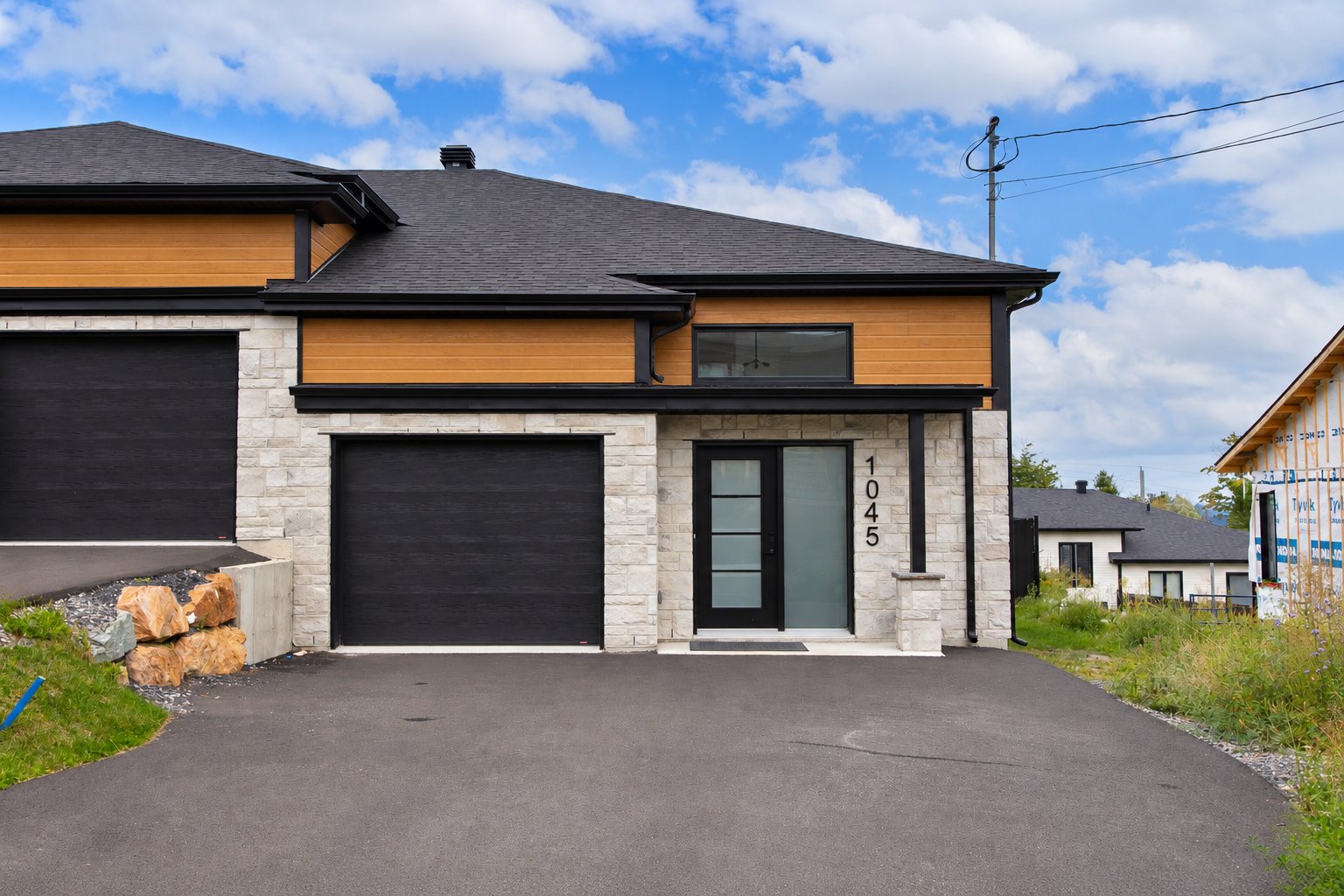1045 Rue des Orpailleurs