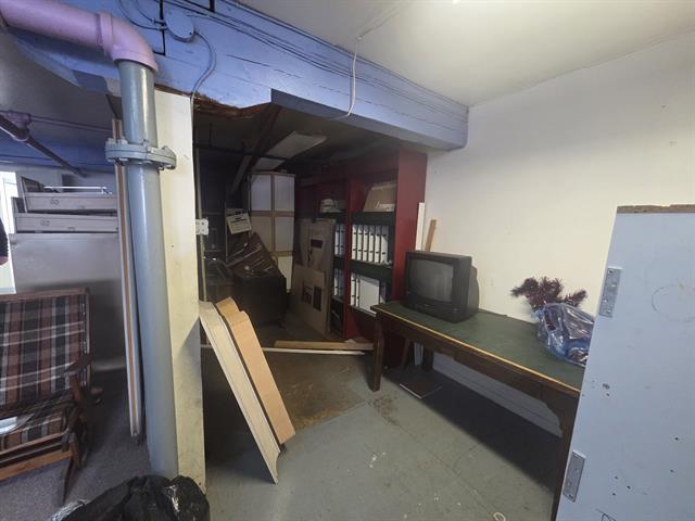#201B - 2100 Av. Girouard