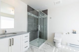 Ensuite bathroom