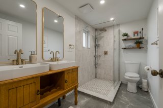Ensuite bathroom