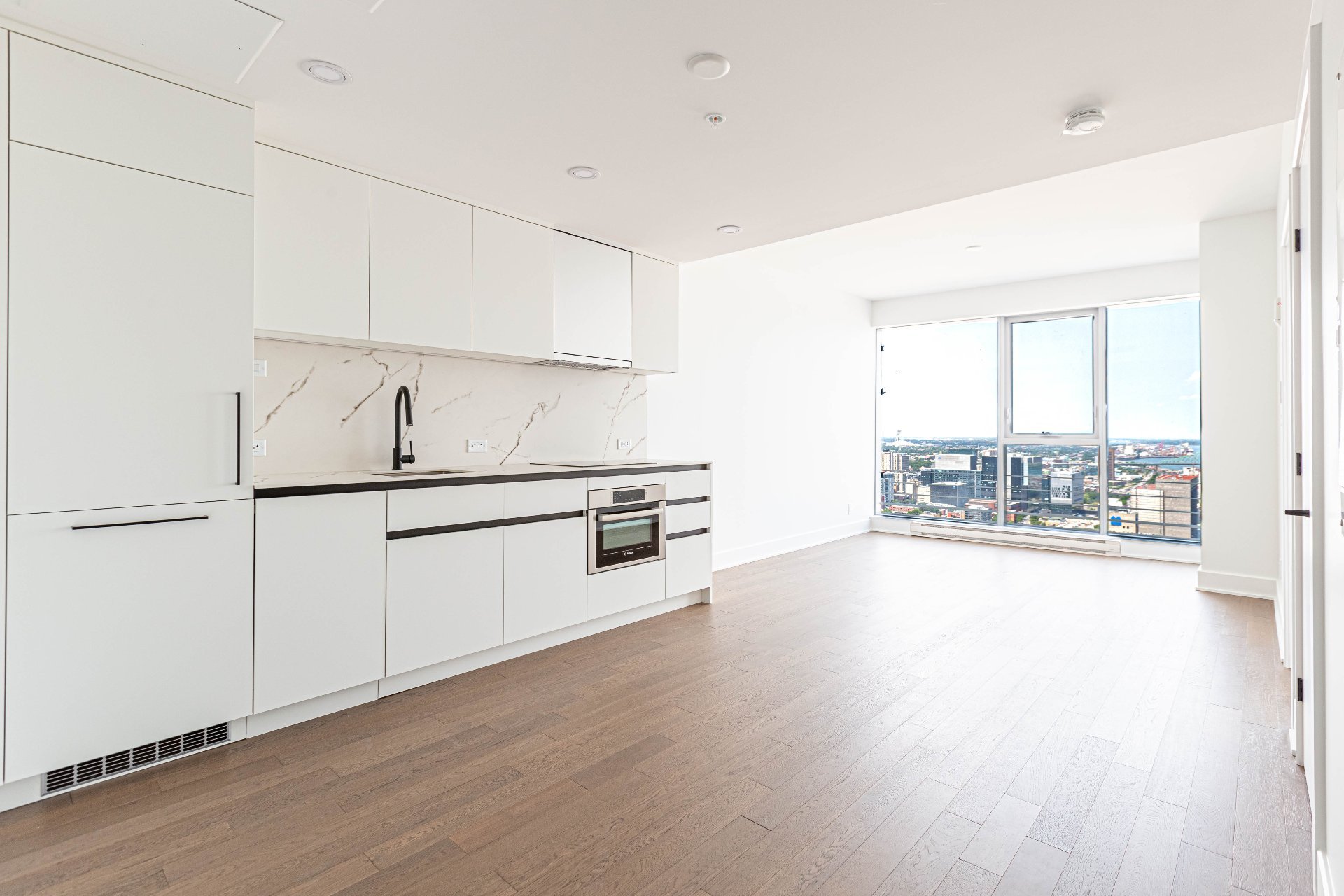 #4503 - 720 Rue St-Jacques