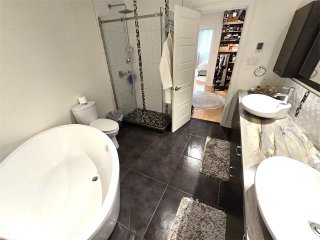 Salle de bains attenante à la CCP