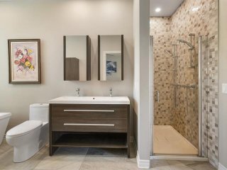 Salle de bains attenante à la CCP