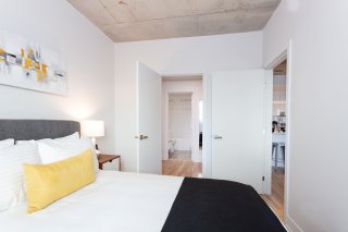 #323 - 205 Av. de l'Équinoxe