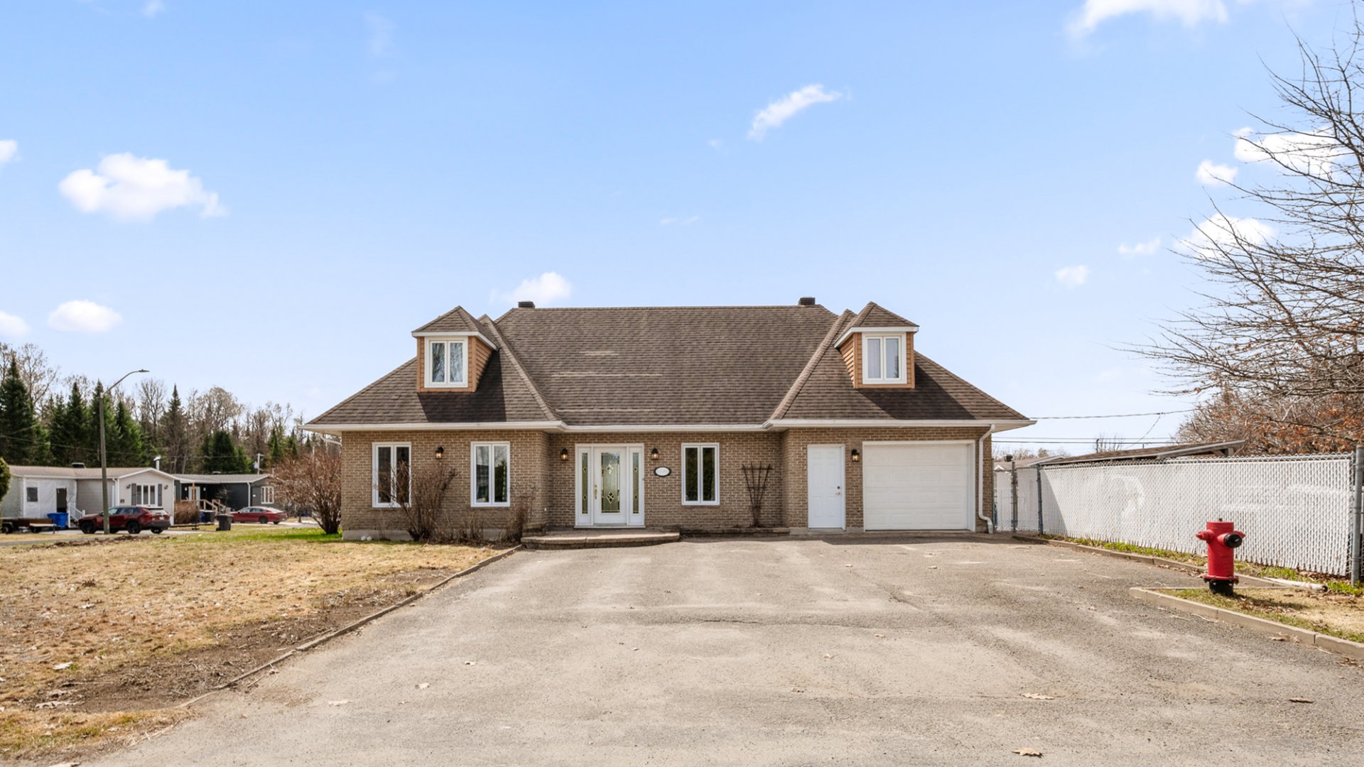 1190 Rue Beauséjour