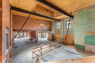 À construire