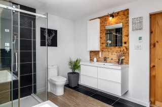 Ensuite bathroom