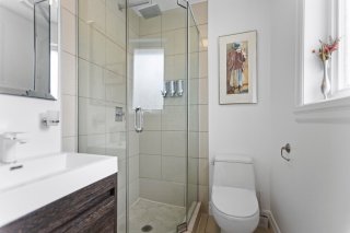 Ensuite bathroom